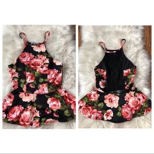 Cute floral top !